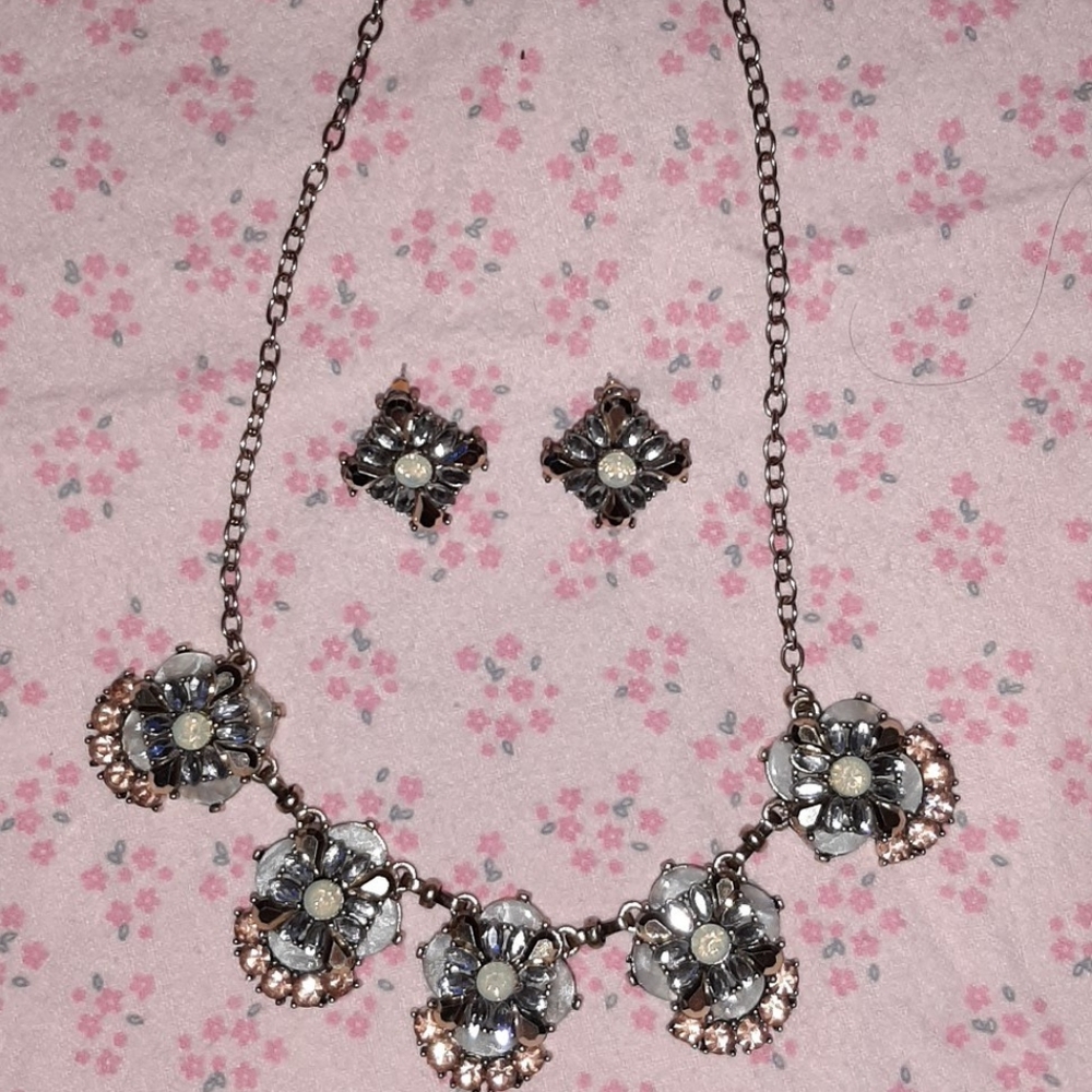 Chunky square flower necklace and earrings
